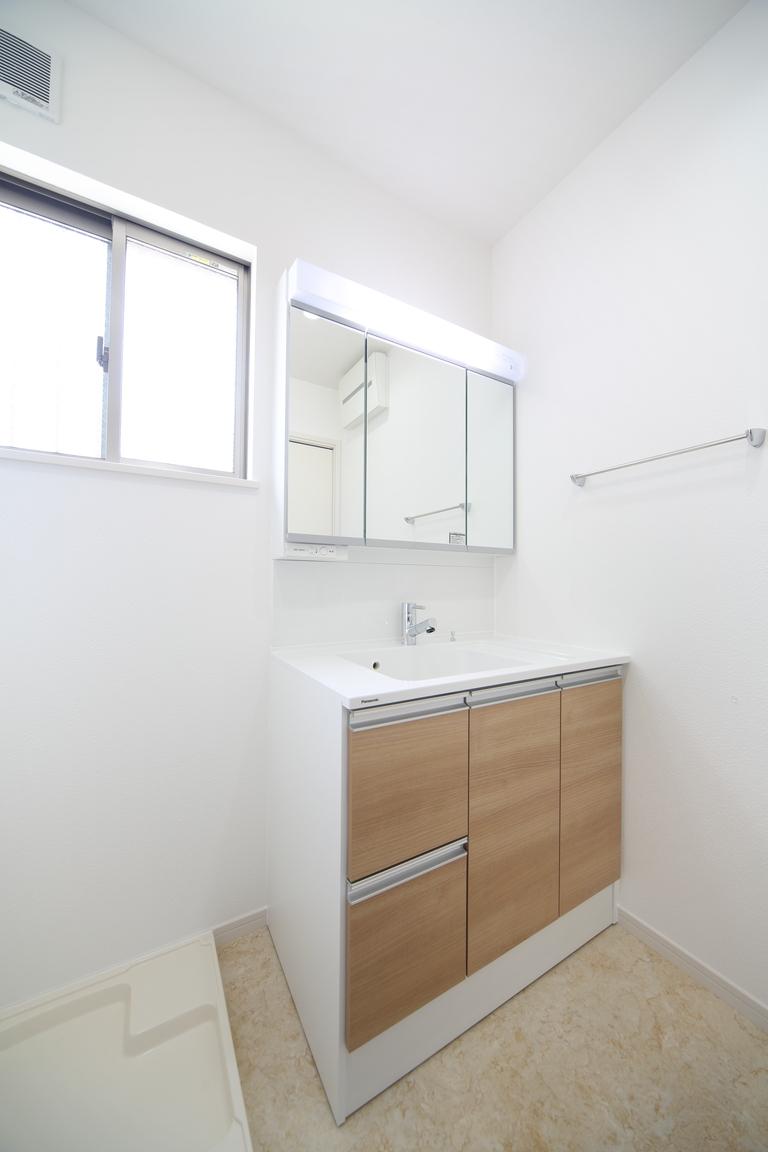 Other Equipment. Same specifications photos (washroom)