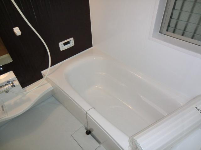 Bathroom. Local photo (bathroom) Bathroom heating dryer! Warm bath! 