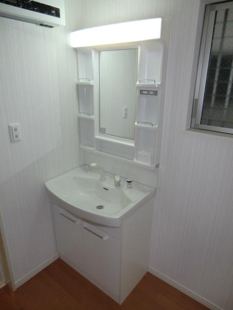 Other Equipment. Local photos (basin)