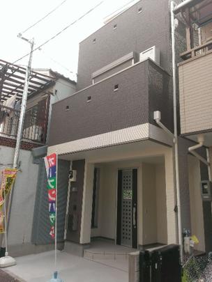 Local appearance photo. Building appearance (1)