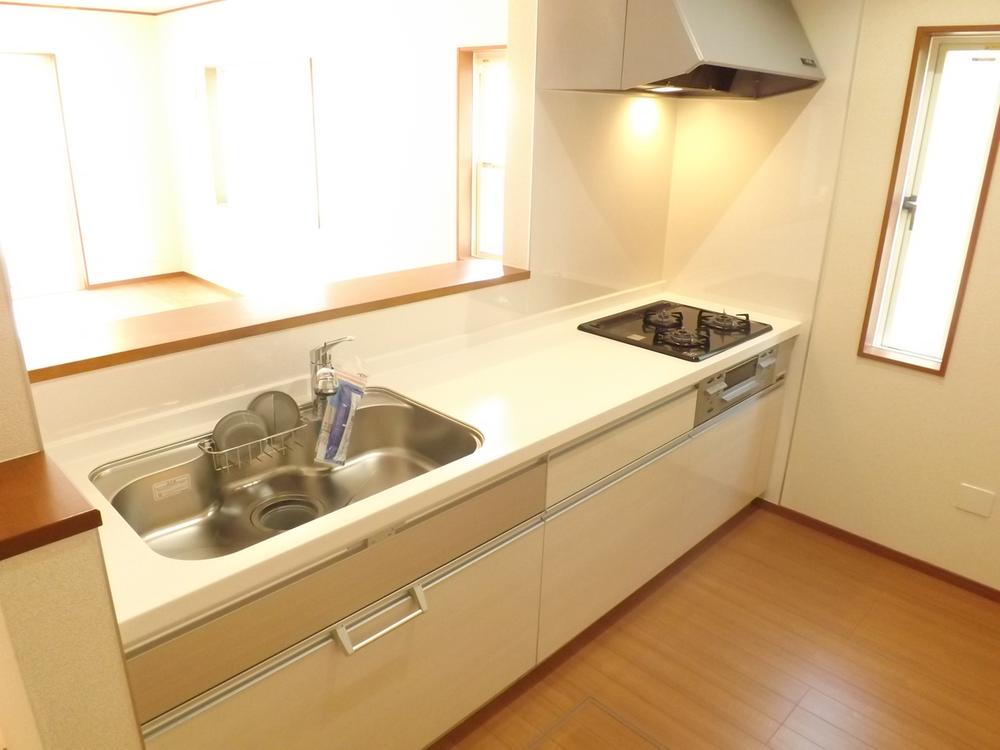 Same specifications photo (kitchen). Same specifications photo (kitchen) Slide storage! Water purifier with shower! 