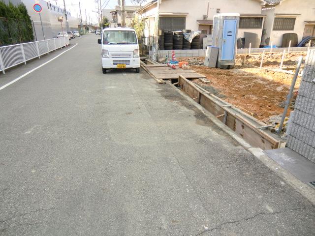 Local photos, including front road. Local (11 May 2013) Shooting