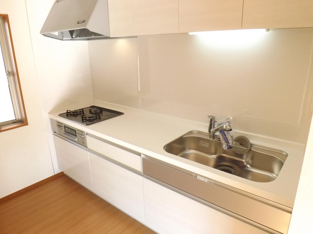 Same specifications photo (kitchen). Same specifications photo (kitchen) Slide storage! Water purifier with shower!