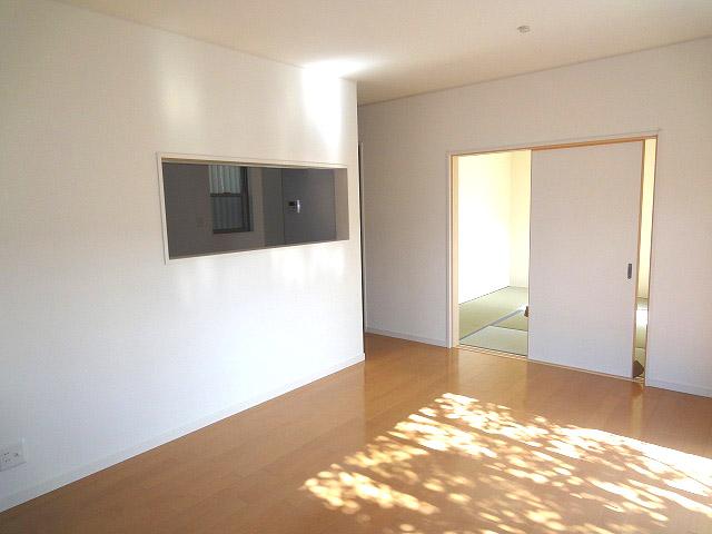 Same specifications photos (living). Popular face-to-face kitchen