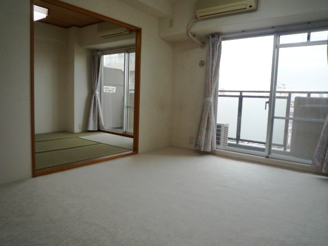 Living and room. DK and Japanese-style room