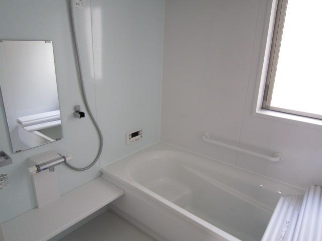 Same specifications photo (bathroom)