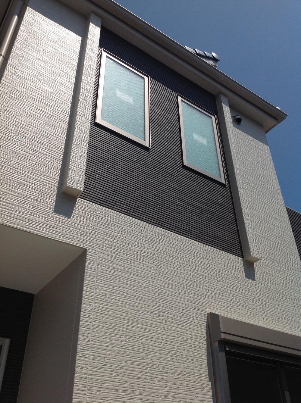 Model house photo. Muko is 3-chome model house of the town in the current construction. You can preview.