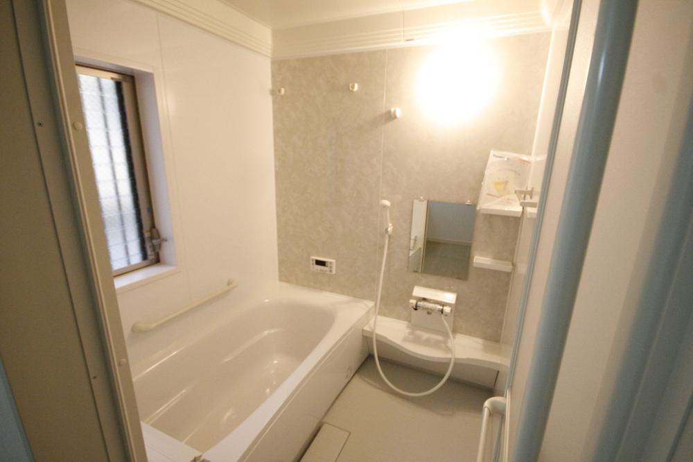 Bathroom. Local (December 20, 2013) Shooting