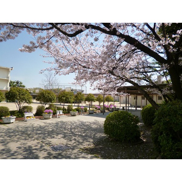 Junior high school. 1338m until the Amagasaki Municipal Minami Oda junior high school (junior high school)