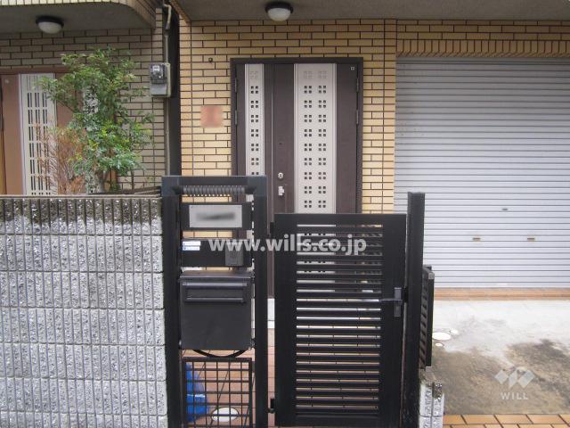 Entrance. Entrance of the property