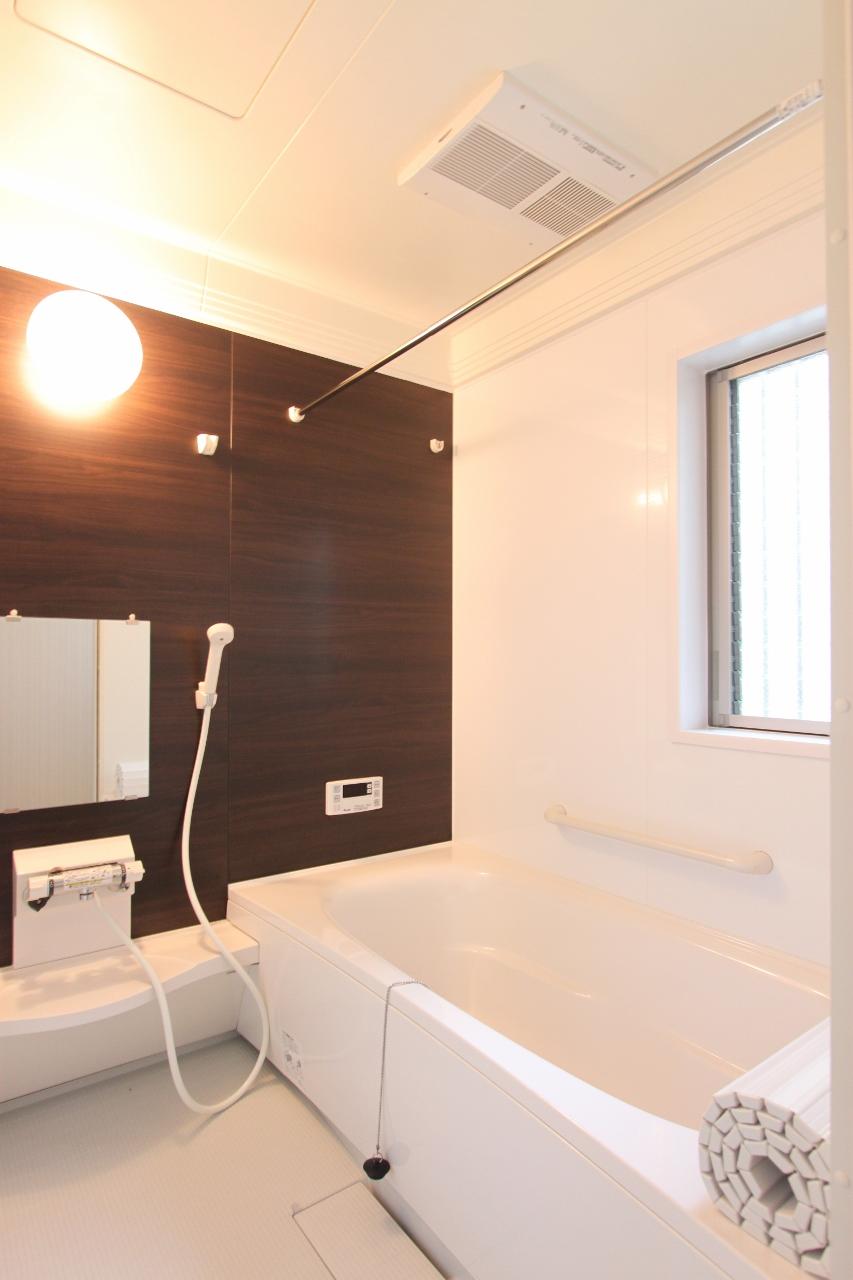 Bathroom.  ◆ Bathroom space Standard equipped with a bathroom dryer