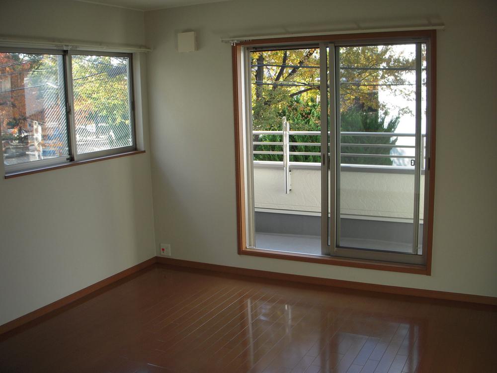 Living. Local (11 May 2013) Shooting