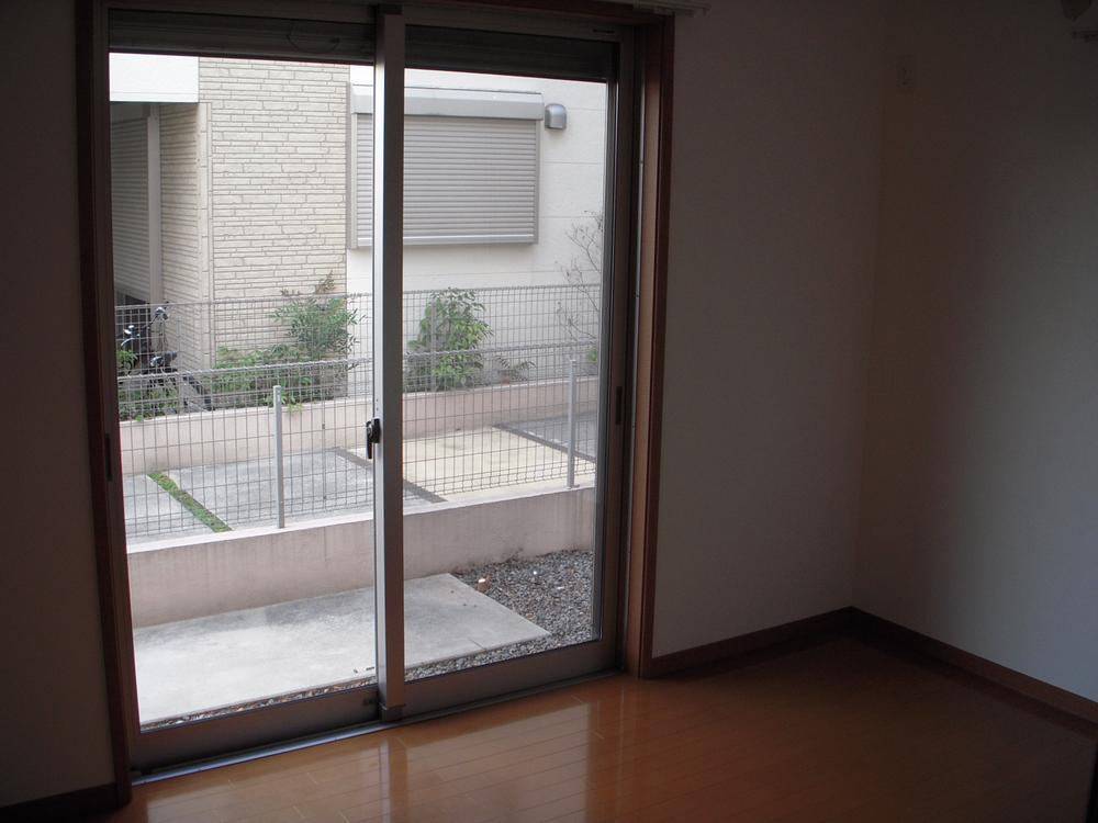 Non-living room. Local (11 May 2013) Shooting