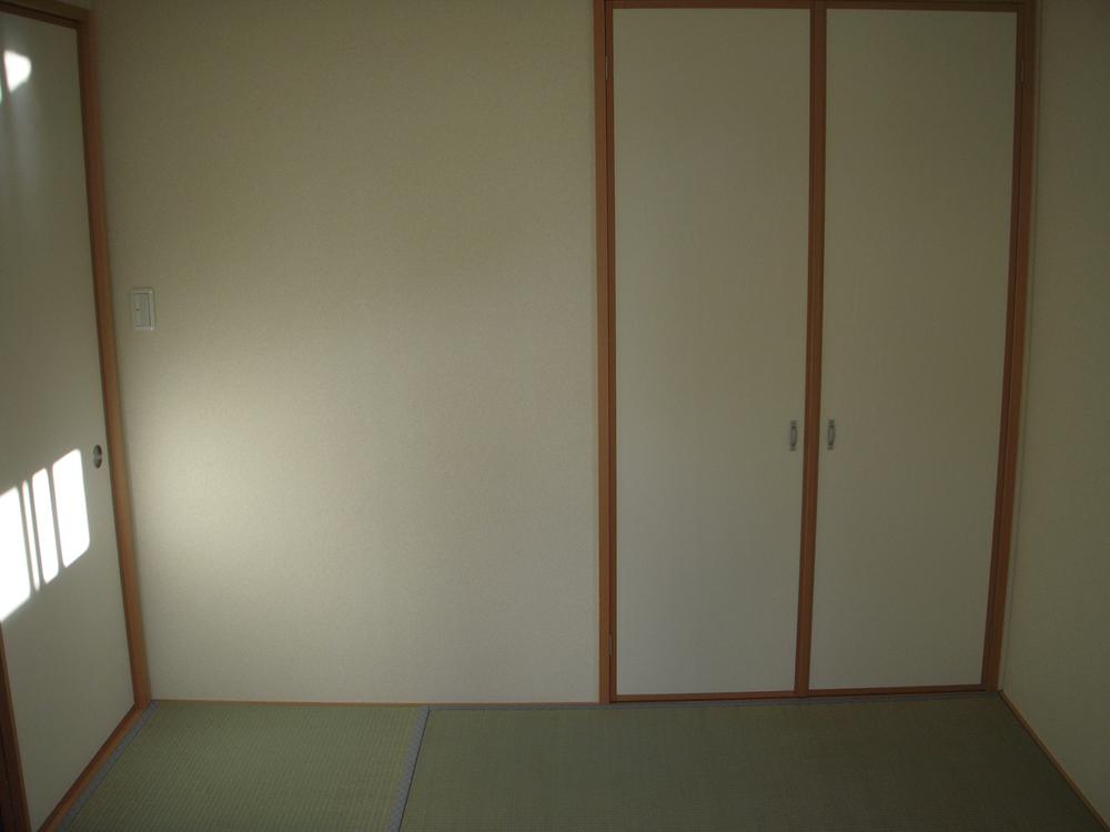 Non-living room. Local (11 May 2013) Shooting