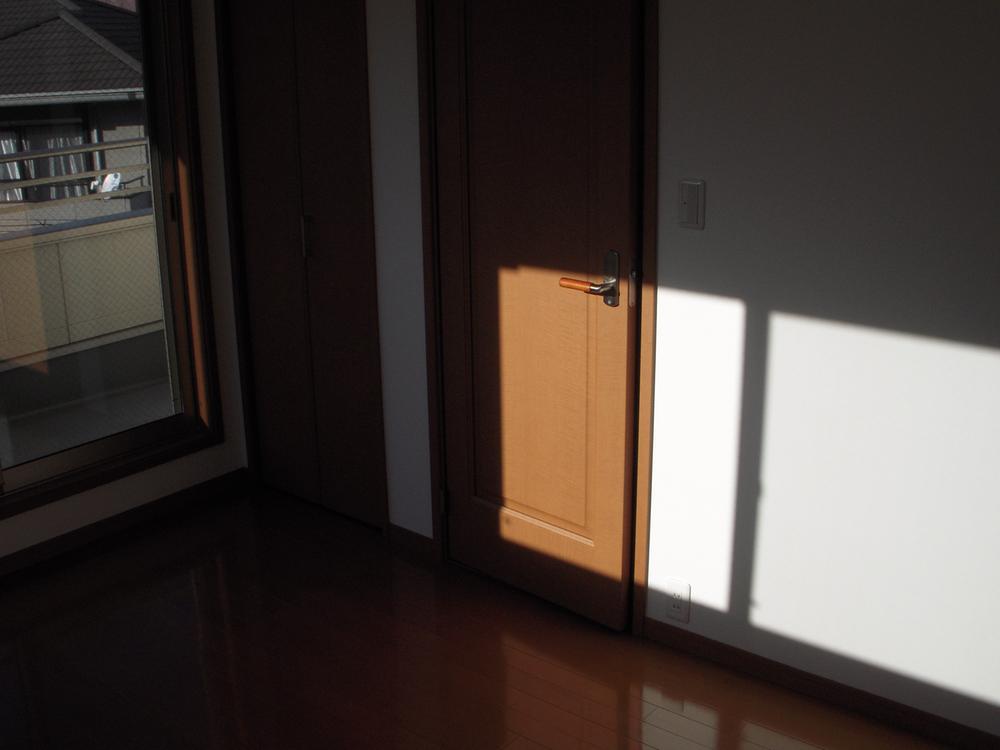 Non-living room. Local (11 May 2013) Shooting