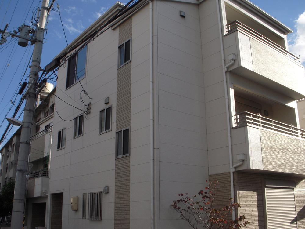 Local appearance photo. Local (11 May 2013) Shooting