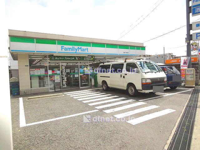 Convenience store. 450m to FamilyMart Amagasaki Shimosakabe shop