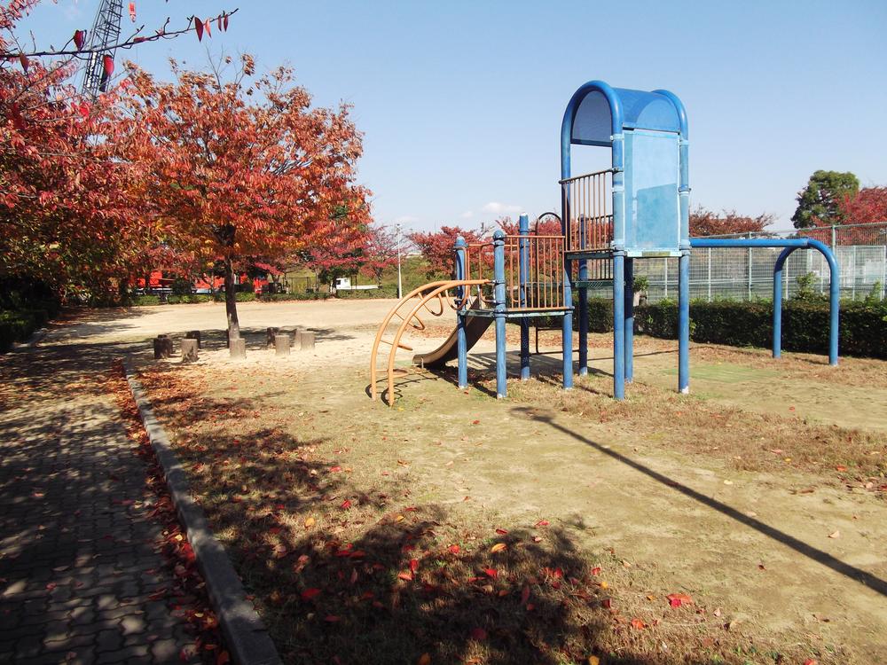 park. 10m to the park