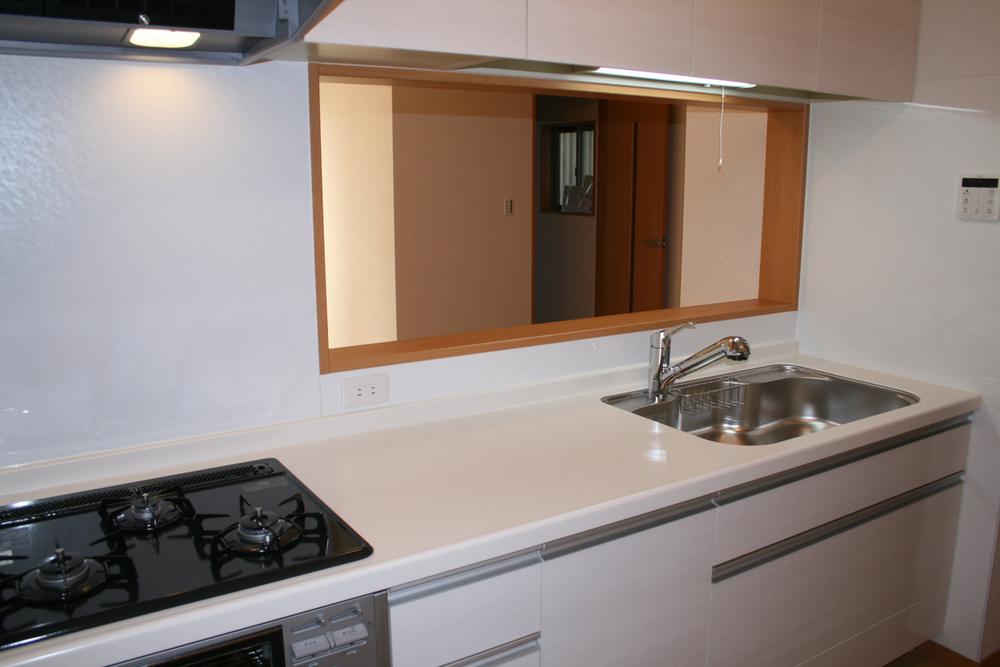 Same specifications photos (living). Kitchen image