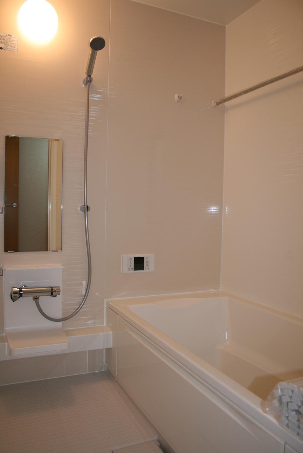 Same specifications photo (bathroom). Bathroom image