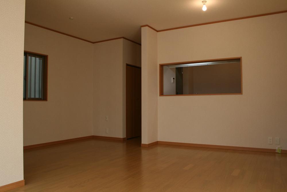 Same specifications photos (living). Living Image