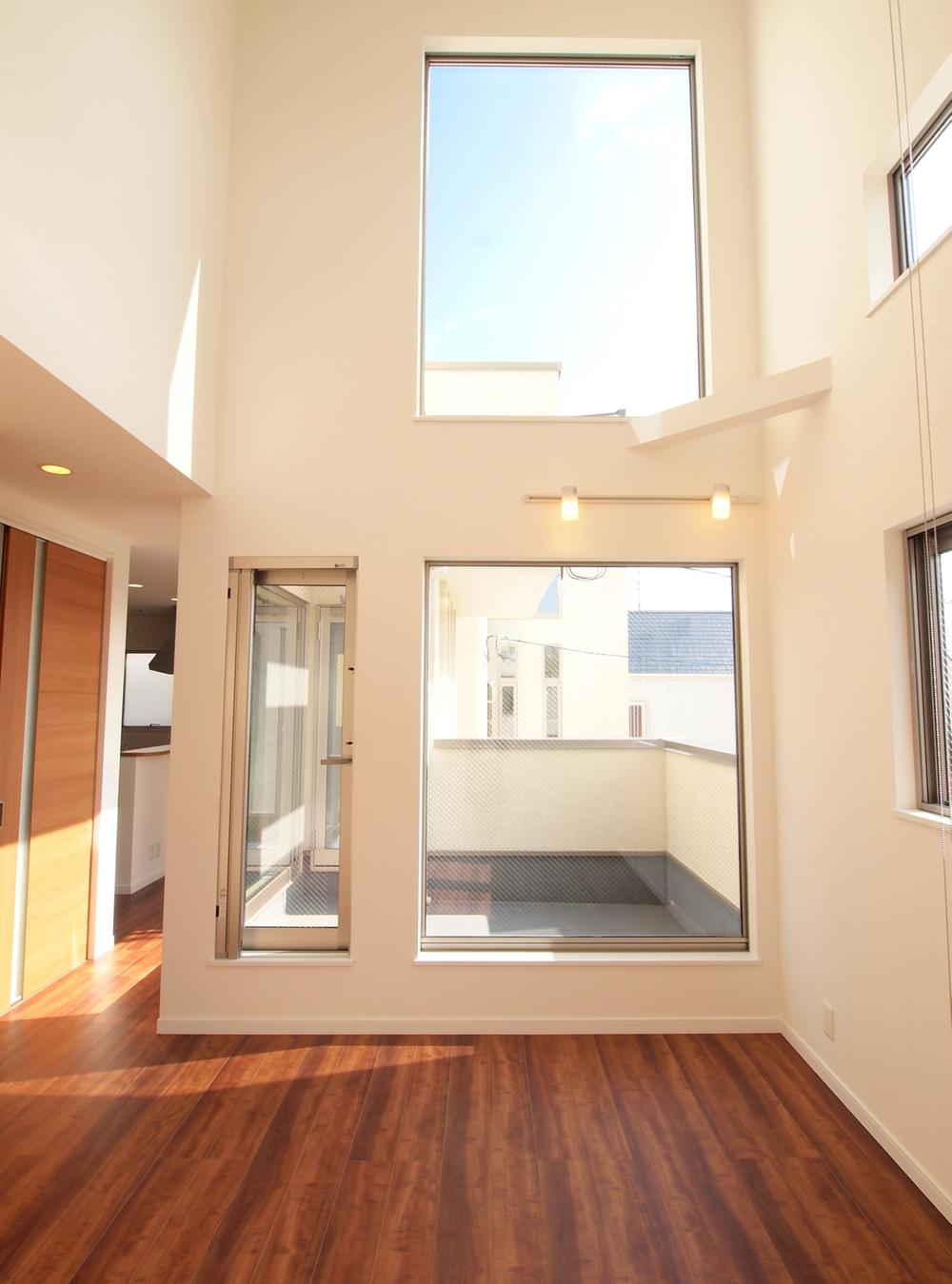 Living. By inserting the light from high windows, Living atrium.