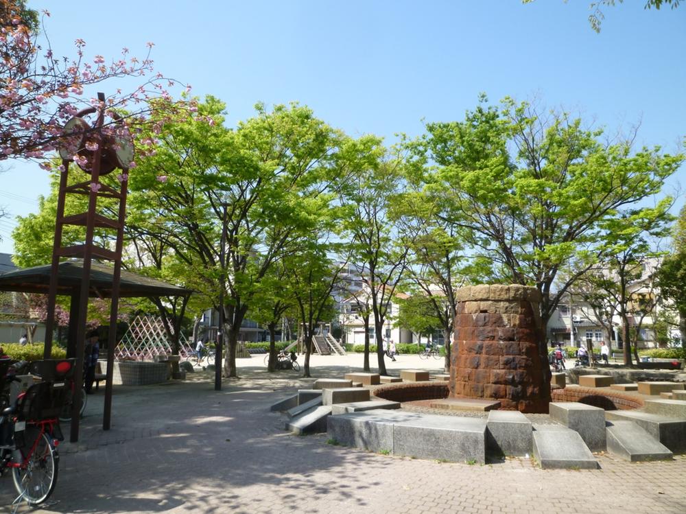 park. Forest playground of 240m your neighborhood children to the park, Forest Park.