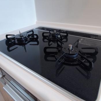 Other Equipment. Gas stove of the surface, It was coated with a glass of two layers of metal "hyper glass coat". Strongly to heat and shock, It is hard to specifications luck of flaws.