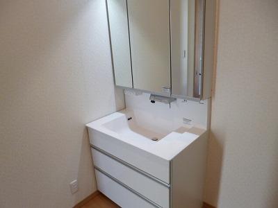 Wash basin, toilet. Other subdivision Same specifications washbasin