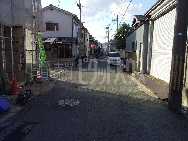 Local appearance photo. Local front road 1