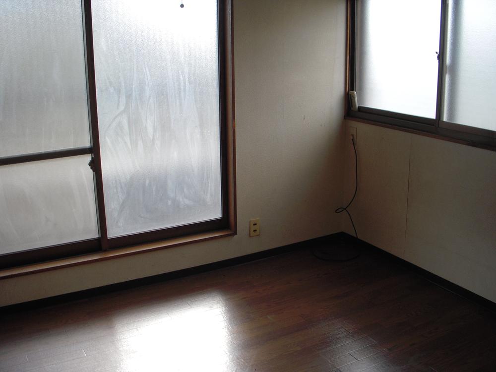 Non-living room. Indoor (11 May 2013) Shooting