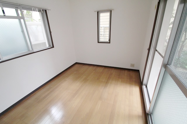 Living and room. Bright in the three-sided lighting Interoceanic