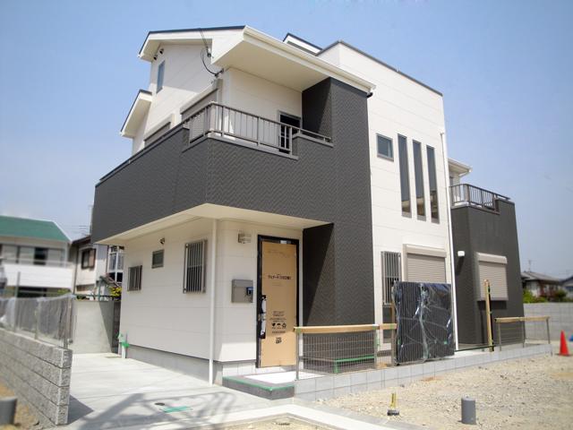 Building plan example (exterior photos). Local same complete appearance photo