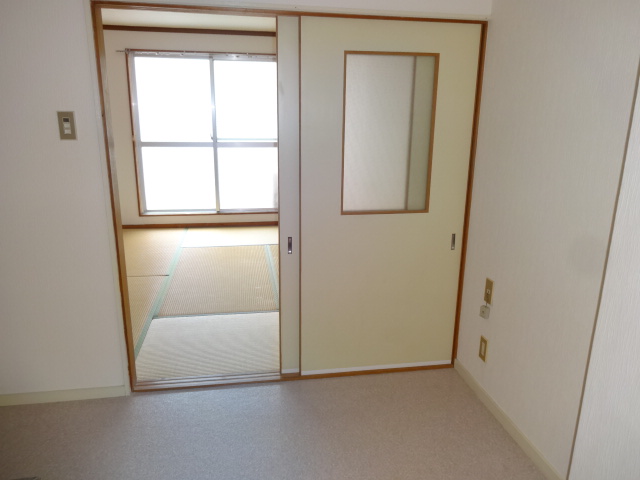Living and room. ※ While photo is a Japanese-style room, Current state is the Western-style.