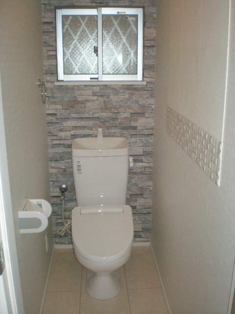 Toilet. Indoor (12 May 2013) Shooting