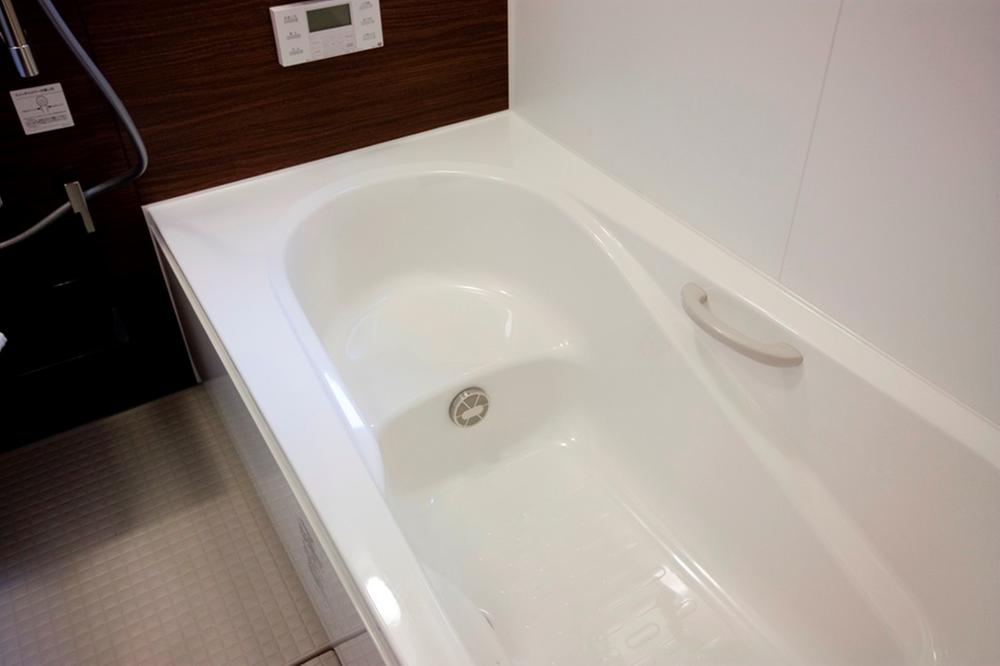 Other Equipment. Bench space with also be effective in water conservation, Comfortable and eco-friendly bath. So Samobasu S, Making it difficult to even hot water temperature lowers. 