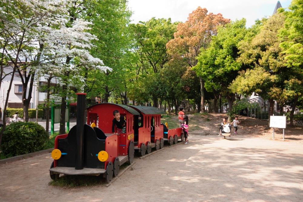 park. 670m until Tsukashin park