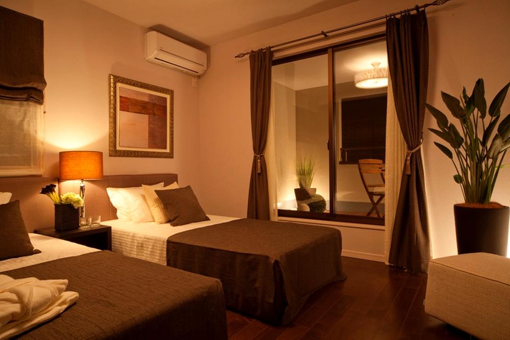 Other introspection. The master bedroom is adjacent to the inner balcony, It feels more spread. (In the model house)