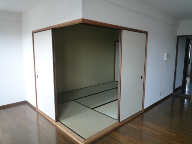 Living and room