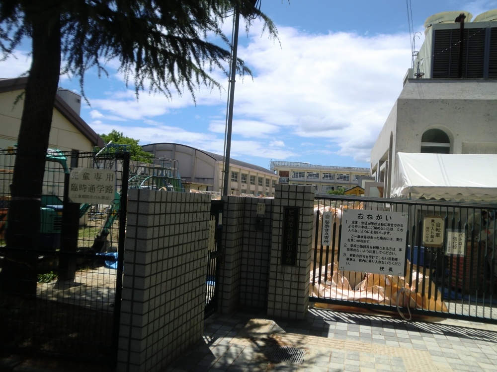 Primary school. 908m until the Amagasaki Municipal Tsukaguchi elementary school (elementary school)