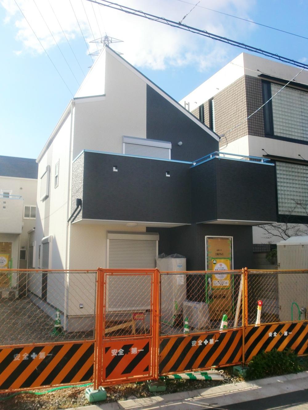 Local appearance photo. Local (12 May 2013) Shooting