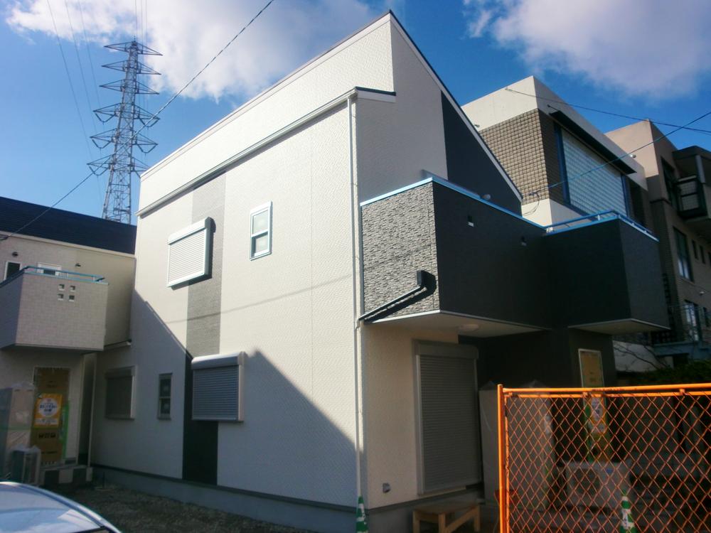 Local appearance photo. Local (12 May 2013) Shooting