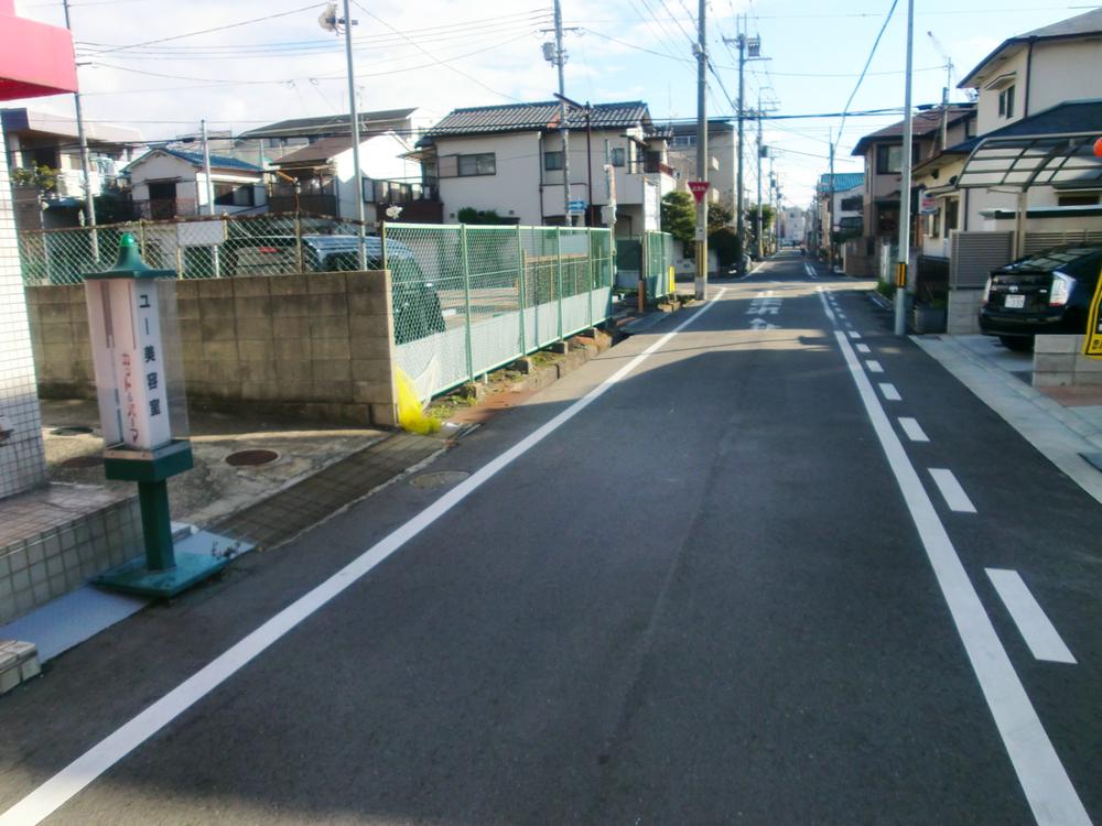 Local photos, including front road. Local (12 May 2013) Shooting