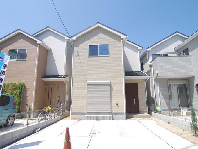 Local appearance photo. No. 6 areas Frontage is also widely parallel parking two possible! 