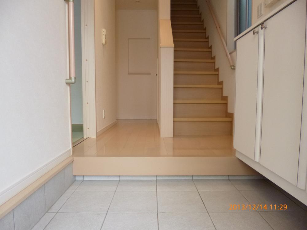 Entrance. Local (12 May 2013) Shooting