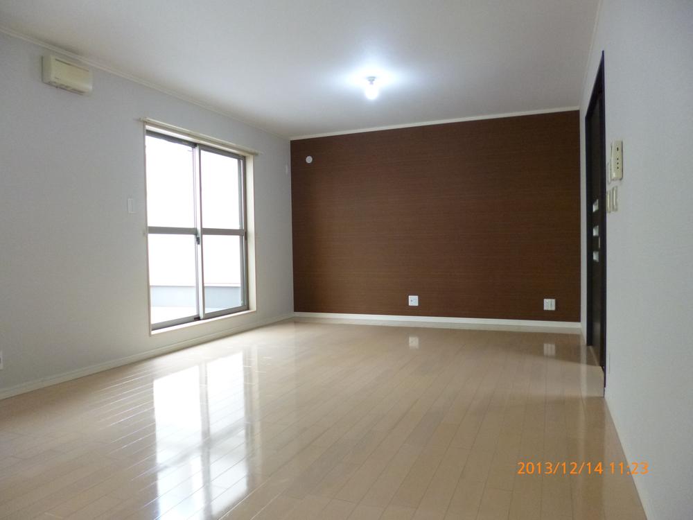 Living. Indoor (12 May 2013) Shooting