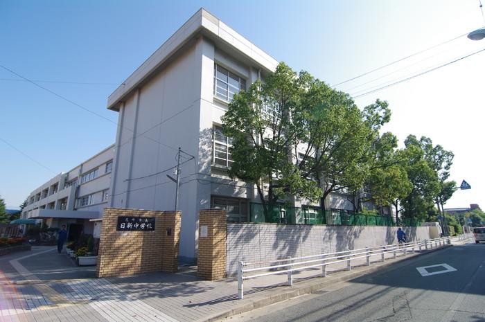 Junior high school. 448m until the Amagasaki Municipal Date new junior high school