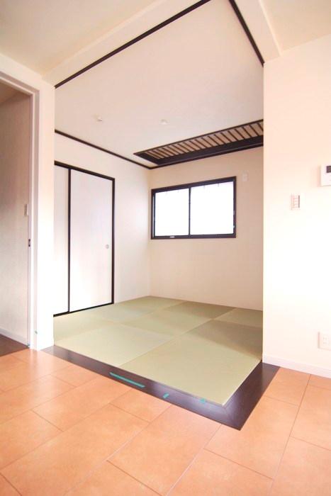 Same specifications photos (Other introspection). (Same specifications photo)