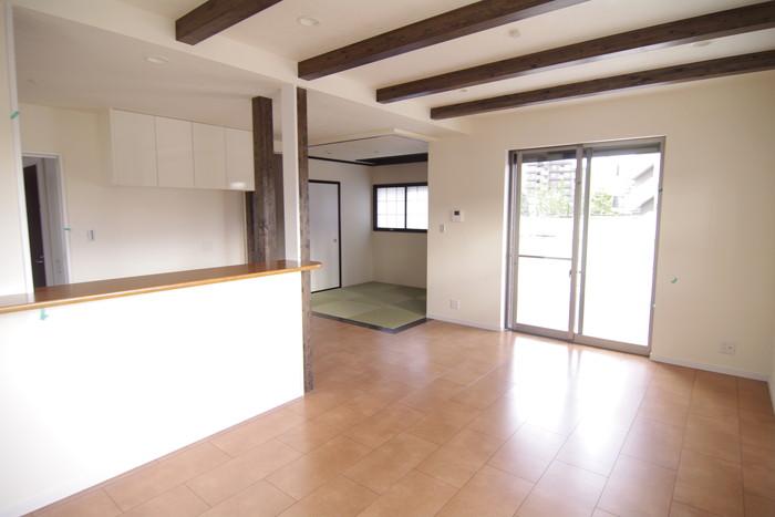 Same specifications photos (living). (Same specifications photo)