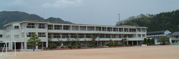 Junior high school. Asago City Yanase 547m until junior high school (junior high school)